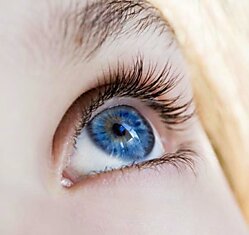С помощью лазера можно изменить цвет глаз с карего на голубой