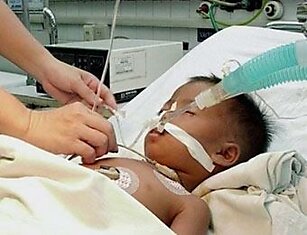 Эпидемия в Китае: смертельный вирус поразил уже 2,5 тысячи детей