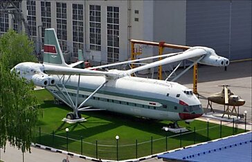 Музей-вертолет В-12