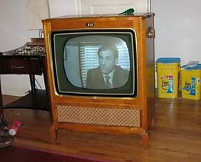 Аквариум из корпуса старого телевизора
