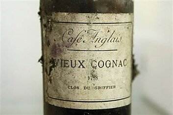 Бутылка коняка 1788 года продана за €25 000