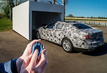 Новый BMW 7-Series может заезжать в гараж без водителя