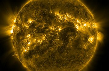 3,5 дня активности Солнца сжали в минутное видео (1080р)