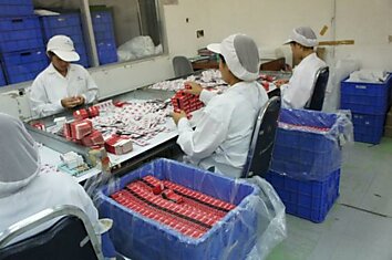 Экскурсия на производство презервативов (21 фото)