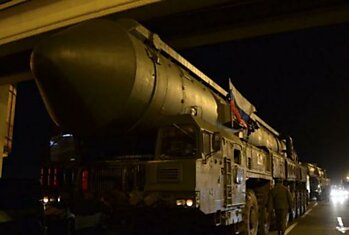 В России впервые запустили межконтинентальную баллистическую ракету "Тополь"