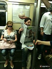 Знаменитости в метро (14 фото)