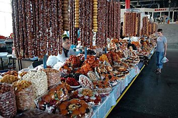Все, кто отдыхал в Абхазии, предупреждали меня не брать вяленую хурму на рынке, зря я ослушалась