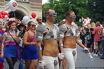 Необычный гей-парад в Стокгольме