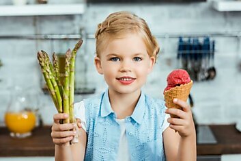 Почему доктор Комаровский разрешает детям мороженое