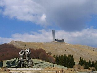 Никому не нужный монумент в Болгарии