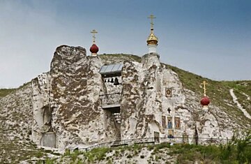 Свято-Спасский пещерный монастырь: Голгофа и Сад Гефсиманский в селе Костомарово