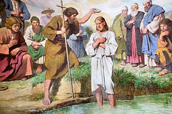 Когда правильно набирать святую воду на Крещение, чтобы она спасала целый год