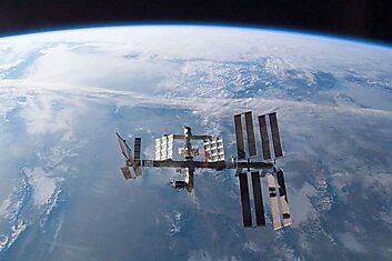 NASA допустила SpaceX и Boeing к доставке космонавтов на МКС в 2017