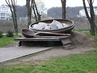 Памятник Полтавской галушке