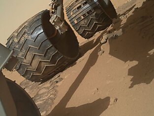 Curiosity приступил к исследованию грунта Марса