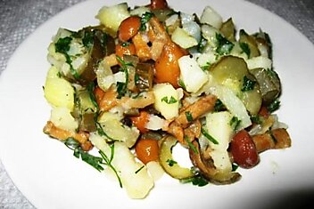 Вегетарианский салат "Полезное по-русски".