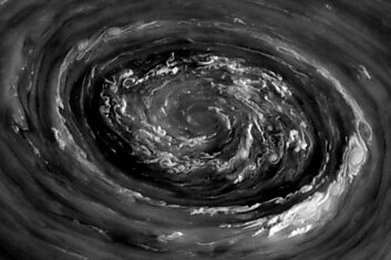 Глаз урагана на Сатурне: видео, составленное из фотографий Cassini