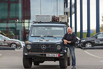 Немец продемонстрировал свой знаменитый автомобиль.