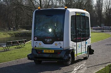 В Нидерландах испытали беспилотные микроавтобусы