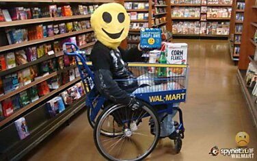 Странные люди в супермаркете Walmart