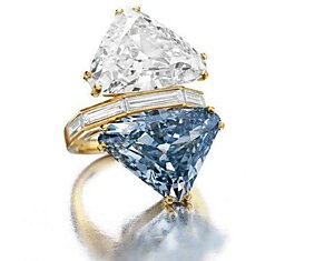 Шикарное кольцо от Bvlgari Blue