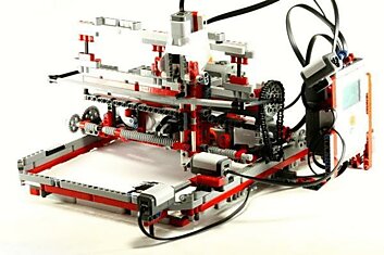 Принтер из LEGO от 14-летнего изобретателя