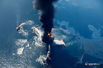 Взрыв на нефтяной платформе в Мексиканском заливе (17 фото)
