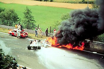 Жесткие аварии на Формуле 1 (11 фотографий)