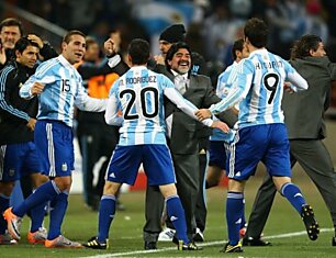 Чемпионат мира по футболу: Аргентина идет дальше, а Мексика за бортом