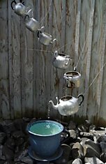 Идея фонтана или Однажды в хозяйстве скопилось много чайников