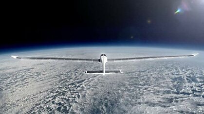 Швейцария испытала стратосферный самолет на солнечных батареях