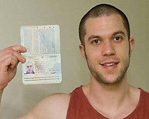 паспорт на спине