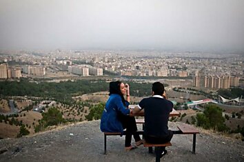 Приватная жизнь иранской молодежи в объективе Каве Ростамхани