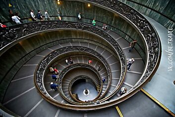Знаменитая двойная винтовая лестница в Ватикане