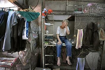 5–7% населения Гонконга живёт в «собачьих клетках»