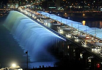 Необыкновенный фонтан в Южной Корее