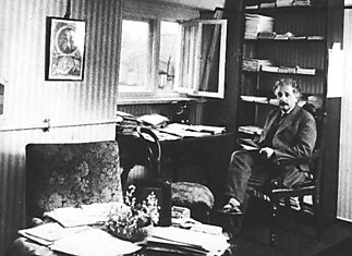Альберт Эйнштейн родился в День Числа Пи