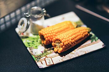 Попробовали в Украине кукурузу с соленым салом, по-другому теперь не едим