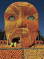 Скульптуры из лимонов и апельсинов на фестивале в Ментоне