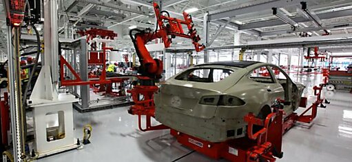Роботы на заводе Tesla Motors