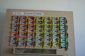 Floppy Organ: «орган» из дисководов для дискет