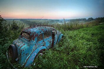 Свалка старых автомобилей (33 фото)