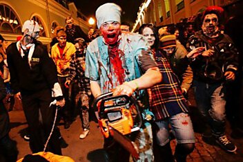 В Санкт-Петербурге прошёл парад зомби (16 фотографий)