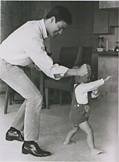 Брюс Ли и его сын Брэндон (3 фото)