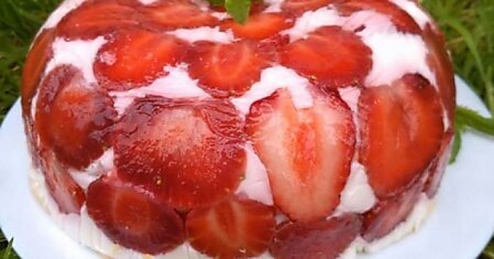 Рецепт десерта из клубники с йогуртом