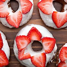 Strawberry Cheesecake Old-Fashioned Donuts. Клубничный чизкейк Старомодные Пончики