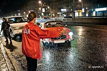 Ночная гонка исторических автомобилей "Огни Москвы" (40 фото)