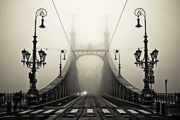 Где-то есть мост, где встречаются две души…