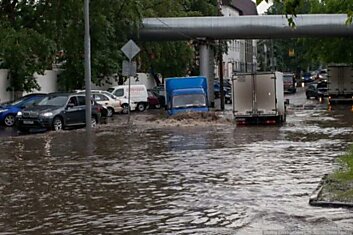 Затопленная улица в столице