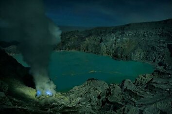 Извержение вулкана Kawah Ijen